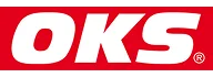 Logotipo da marca OKS em letras brancas sobre fundo vermelho.
